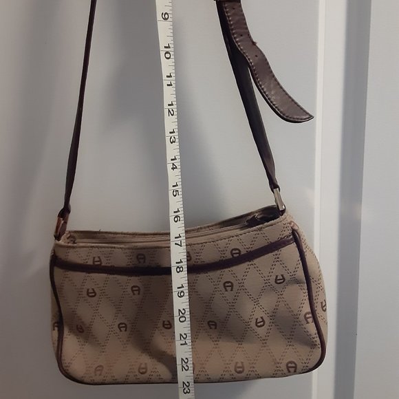 Lovely Aigner Beige Logo Shoulder Bag w Adjustable Strap - Picture 15 of 16